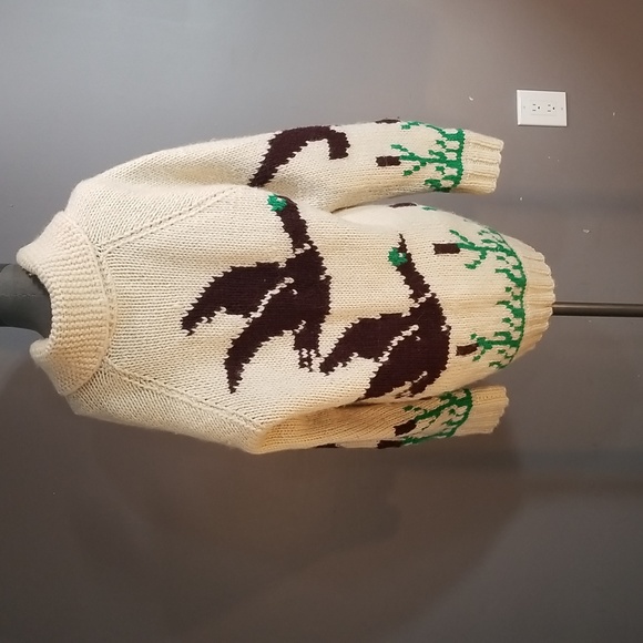 Mens Vintage duck sweater.  Wool feel.  Aprox XL to 2XL.  HANDMADE chunky knit. - Picture 4 of 17